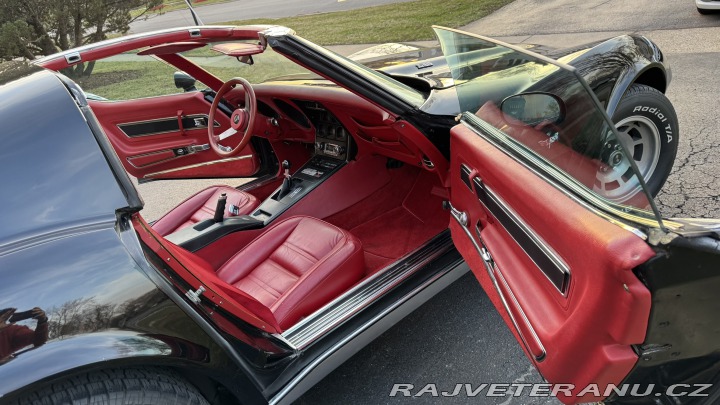 Chevrolet Corvette 5 speed manual, L82 1977