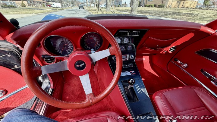 Chevrolet Corvette 5 speed manual, L82 1977
