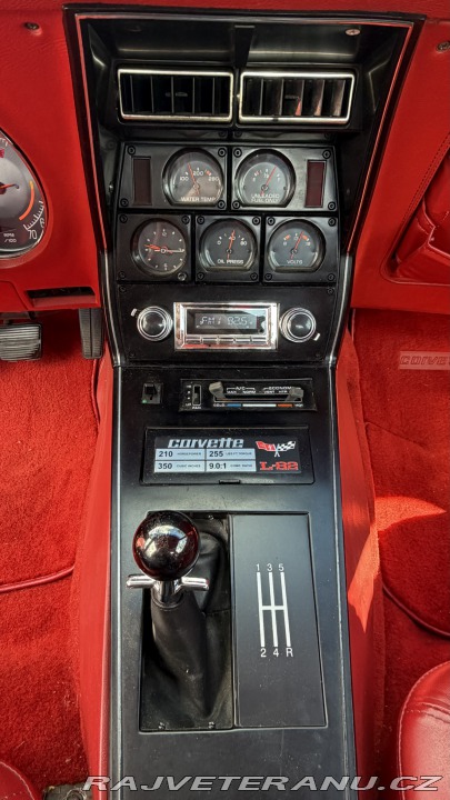 Chevrolet Corvette 5 speed manual, L82 1977