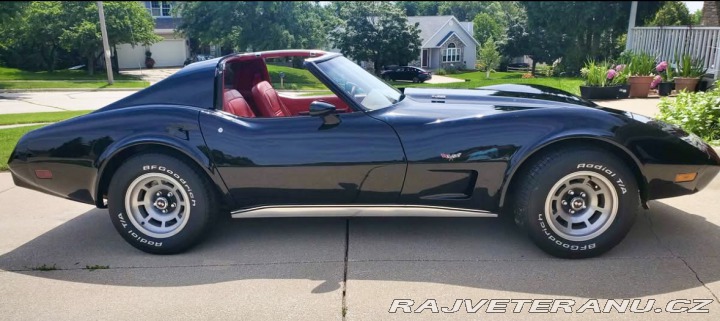 Chevrolet Corvette 5 speed manual, L82 1977
