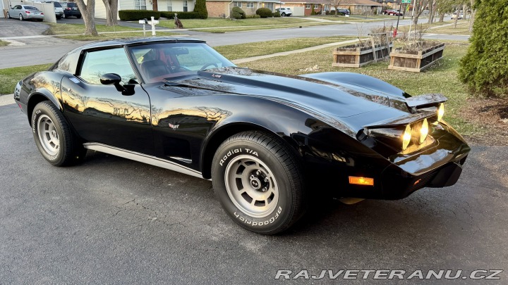 Chevrolet Corvette 5 speed manual, L82 1977