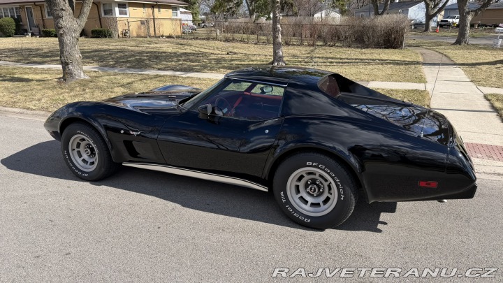 Chevrolet Corvette 5 speed manual, L82 1977