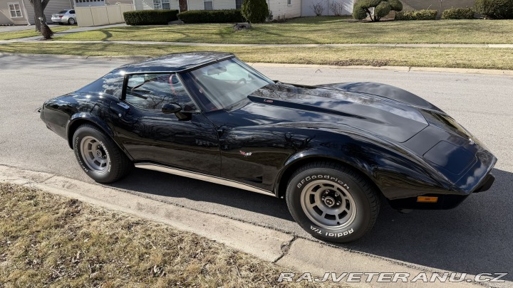 Chevrolet Corvette 5 speed manual, L82 1977