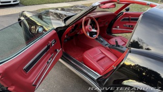 Chevrolet Corvette 5 speed manual, L82 1977