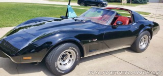 Chevrolet Corvette 5 speed manual, L82 1977