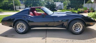 Chevrolet Corvette 5 speed manual, L82 1977