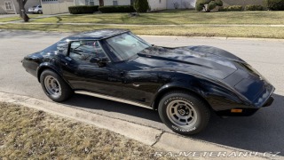 Chevrolet Corvette 5 speed manual, L82 1977