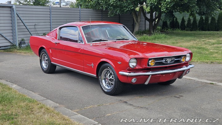 Ford Mustang Fastback 289 V8 renovace 1966