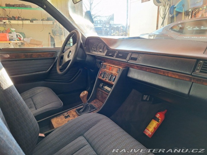 Mercedes-Benz Ostatní modely 2,0   W124 1990