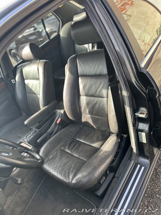 BMW 7 E32 750iL 1988