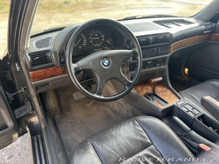 BMW 7 E32 750iL 1988