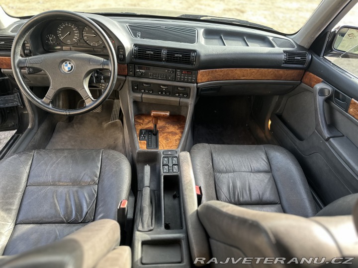 BMW 7 E32 750iL 1988