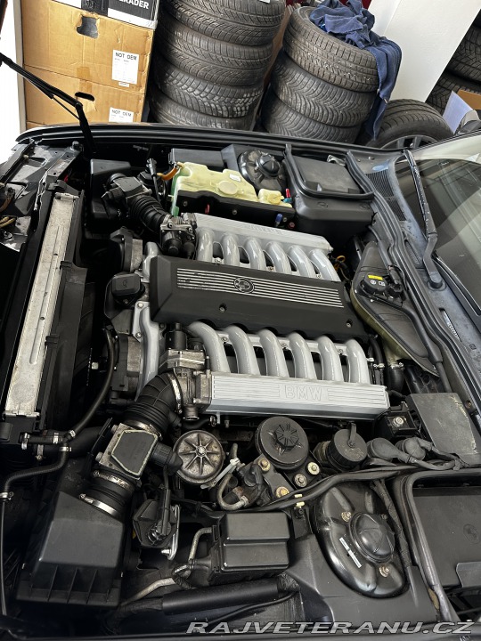 BMW 7 E32 750iL 1988