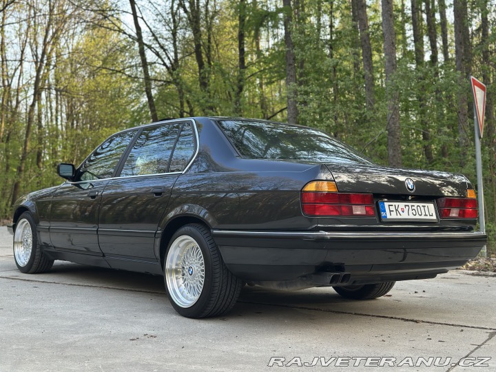 BMW 7 E32 750iL 1988