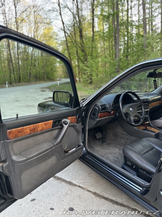 BMW 7 E32 750iL 1988
