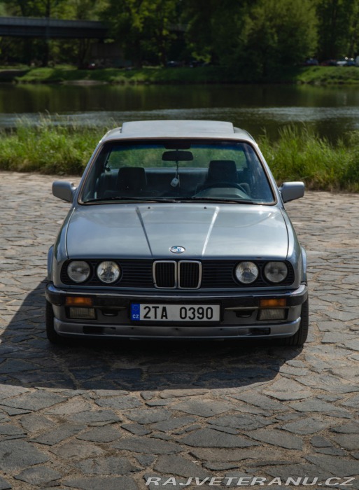 BMW 3 E30