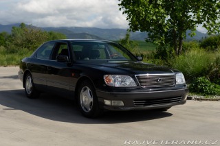 Lexus LS 400