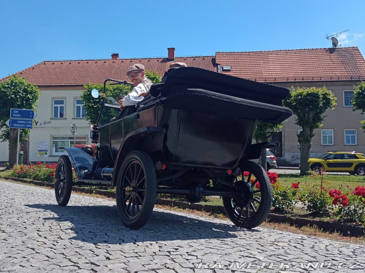 Ford T  1913