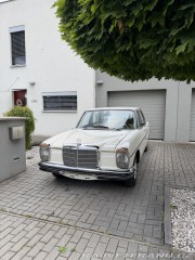 Mercedes-Benz 200 W115