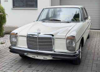Mercedes-Benz 200 W115