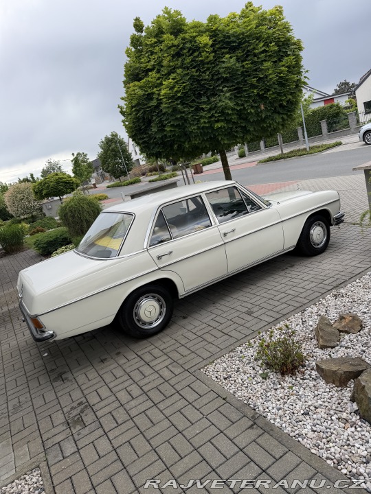 Mercedes-Benz 200 W115 1973