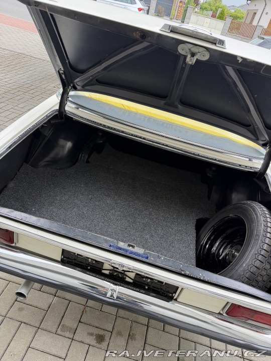 Mercedes-Benz 200 W115 1973