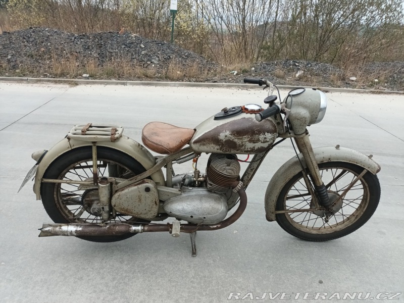Jawa 350 Pérák