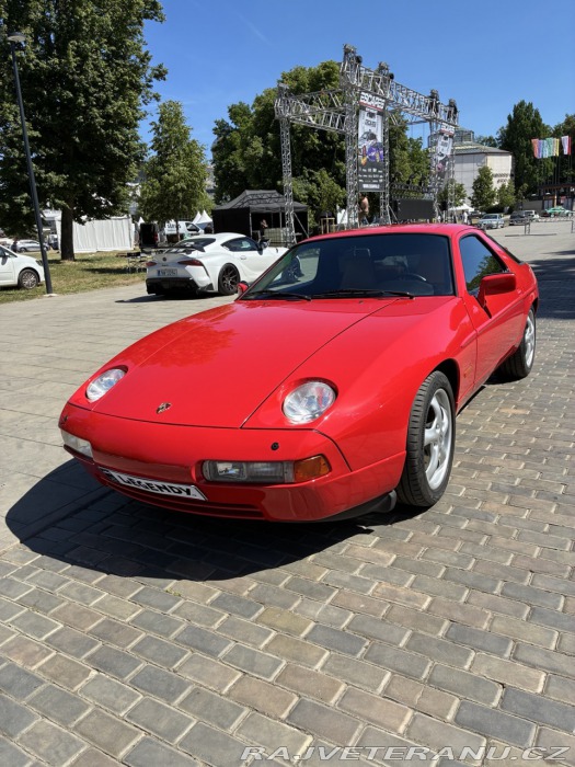 Porsche 928 S4