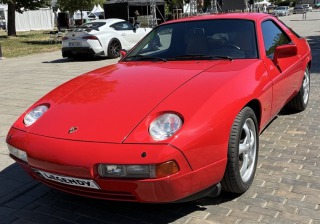 Porsche 928 S4
