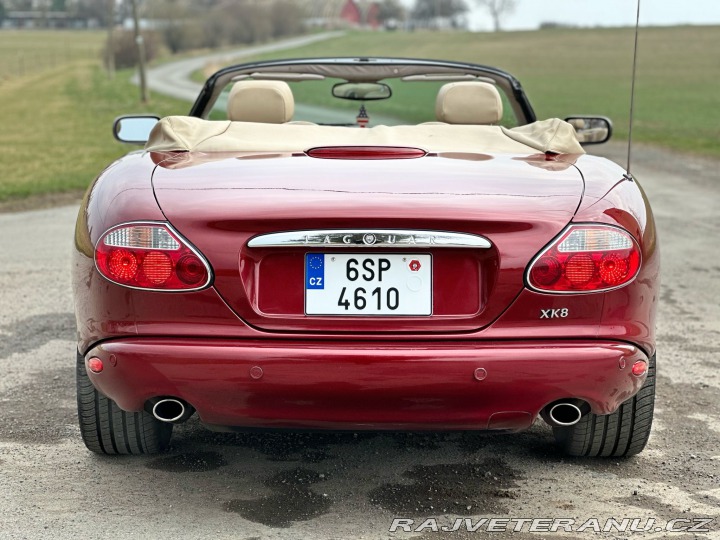 Jaguar XK8 2001