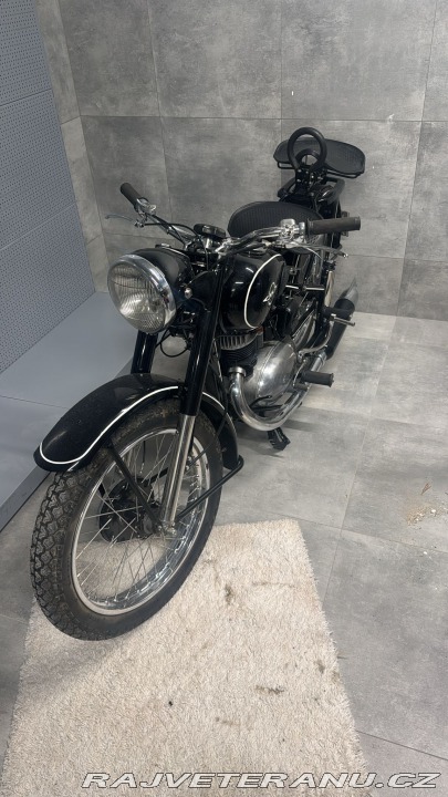 Ostatní značky Ostatní modely IŽ 49 1956
