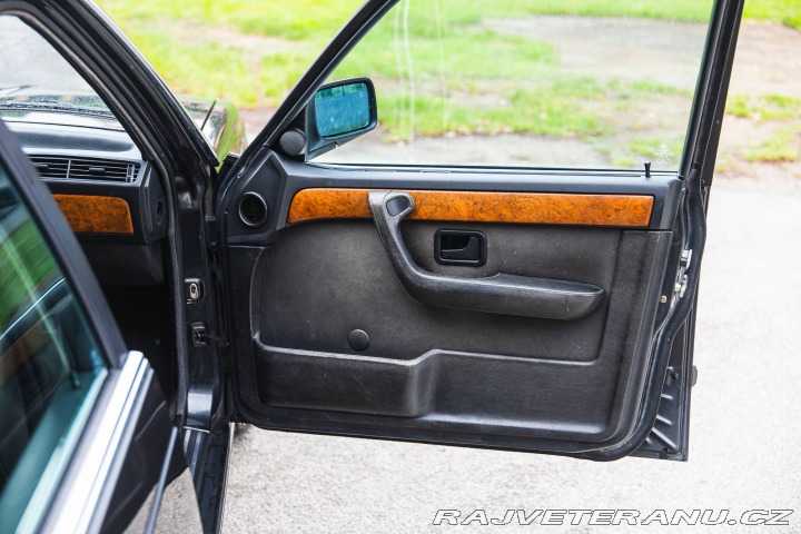 BMW 3 E23 745i 1985