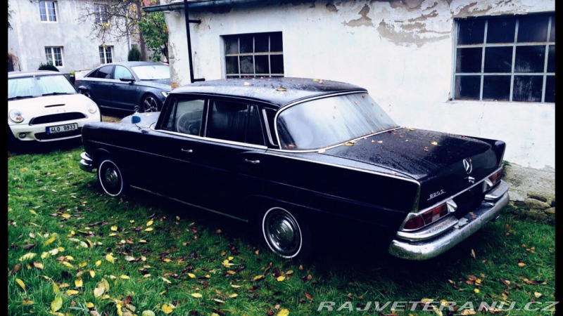 Mercedes-Benz S W111 220S