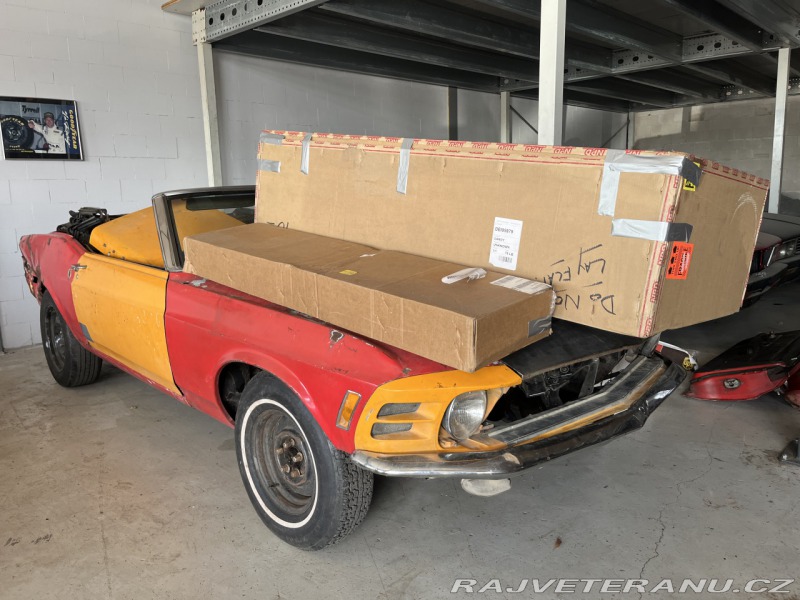 Ford Mustang 302 V8 convertible