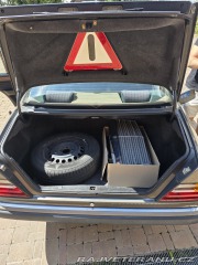 Mercedes-Benz 200 200E W124 1990