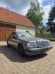 Mercedes-Benz 200 200E W124 1990