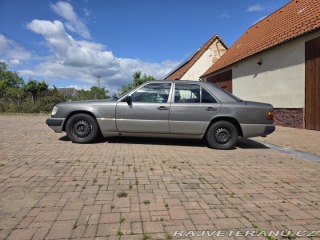 Mercedes-Benz 200 200E W124 1990