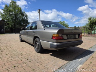 Mercedes-Benz 200 200E W124 1990