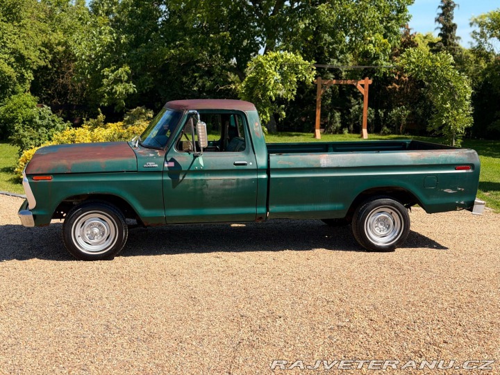 Ford F -100 Custom | 4.9L I6 1977