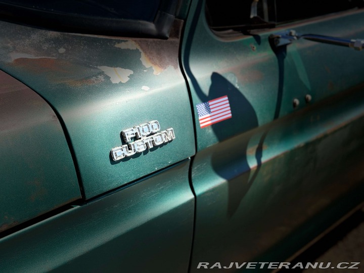 Ford F -100 Custom | 4.9L I6 1977