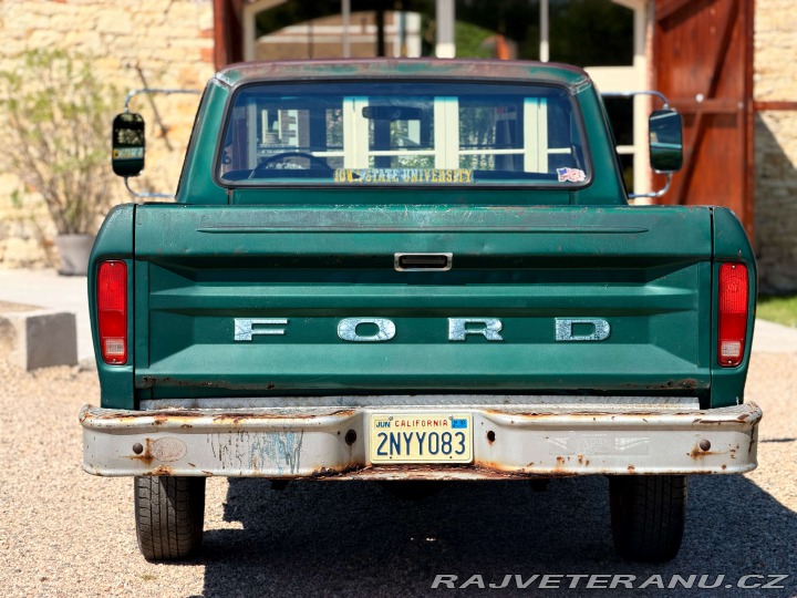 Ford F -100 Custom | 4.9L I6 1977