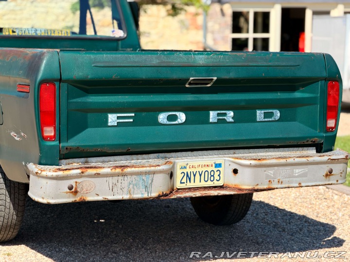 Ford F -100 Custom | 4.9L I6 1977