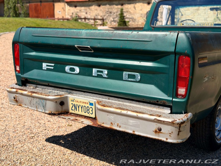 Ford F -100 Custom | 4.9L I6 1977