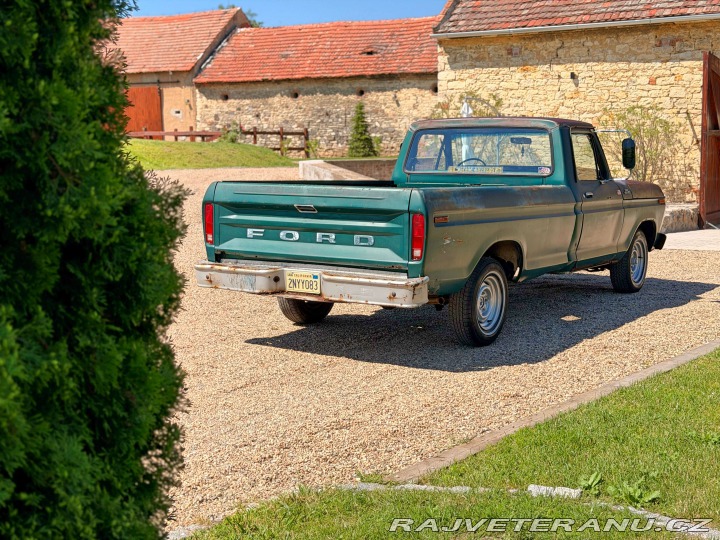 Ford F -100 Custom | 4.9L I6 1977