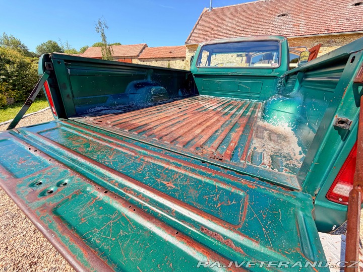 Ford F -100 Custom | 4.9L I6 1977