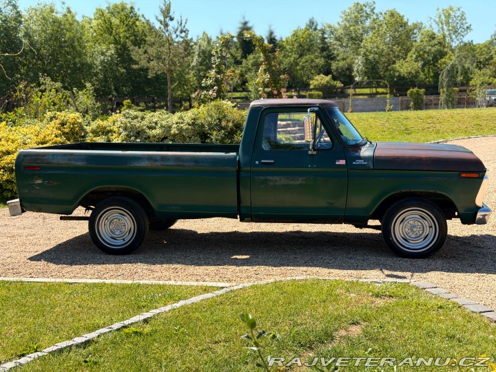 Ford F -100 Custom | 4.9L I6 1977