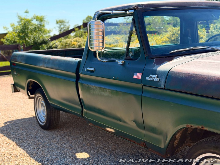 Ford F -100 Custom | 4.9L I6 1977