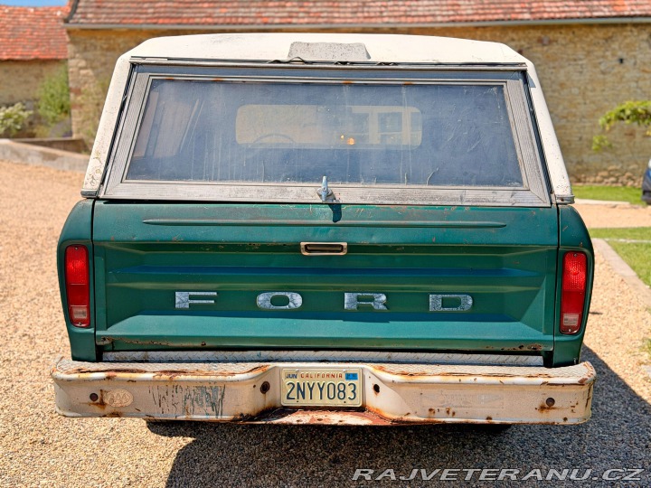 Ford F -100 Custom | 4.9L I6 1977