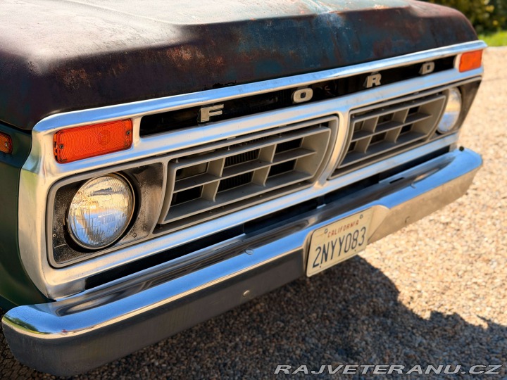 Ford F -100 Custom | 4.9L I6 1977