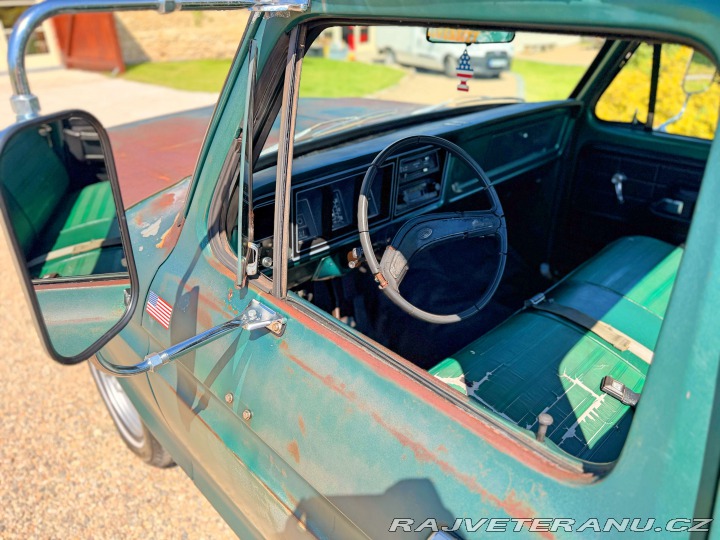 Ford F -100 Custom | 4.9L I6 1977